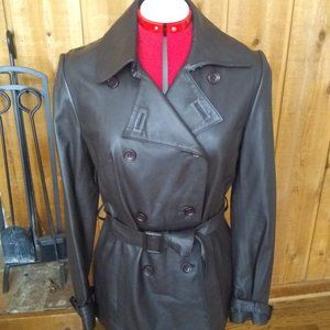 Short brown double breasted leather trench coat